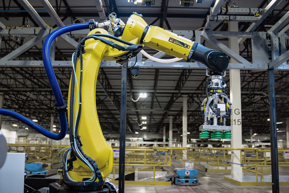 Read more about the article How Amazon Is Transforming the Future of Robotics and Logistics